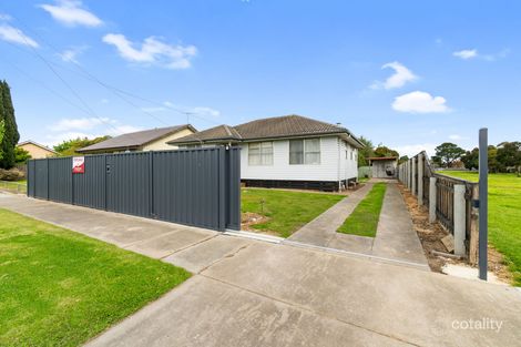 Property photo of 44 Overend Crescent Sale VIC 3850