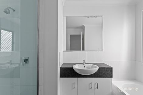 Property photo of 2/92 Sanctuary Drive Cranley QLD 4350