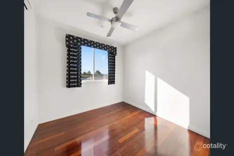 Property photo of 5 Firetail Close Williams Landing VIC 3027