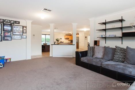 Property photo of 36 Squadron Crescent Rutherford NSW 2320