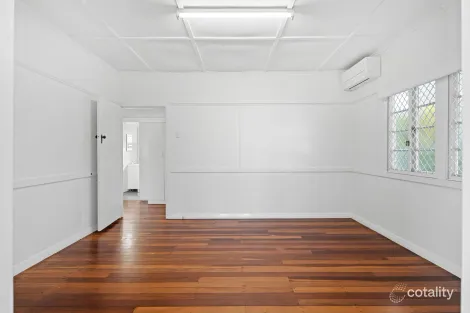 Property photo of 67 Porteus Drive Seven Hills QLD 4170
