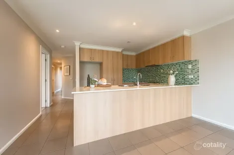 Property photo of 7 Burdekin Lane Pakenham VIC 3810