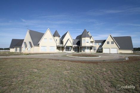 39 Namnan Way, Gisborne South, VIC 3437