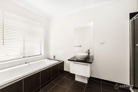 Property photo of 2 Copperhead Court Newborough VIC 3825