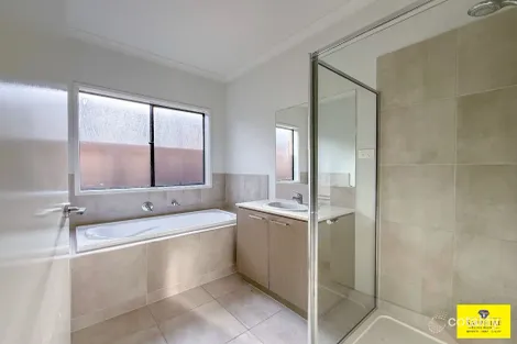 Property photo of 13 Willaroy Boulevard Donnybrook VIC 3064