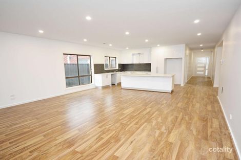 Property photo of 7 Eminence Way Craigieburn VIC 3064