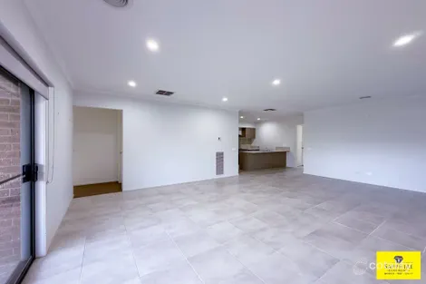 Property photo of 13 Willaroy Boulevard Donnybrook VIC 3064