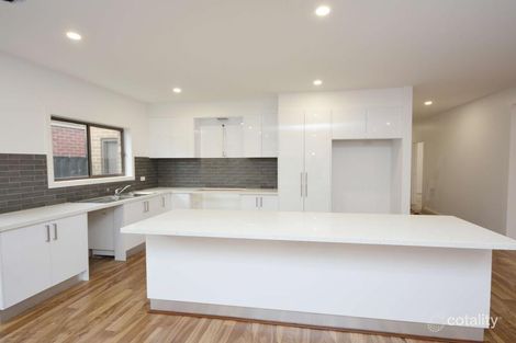 Property photo of 7 Eminence Way Craigieburn VIC 3064