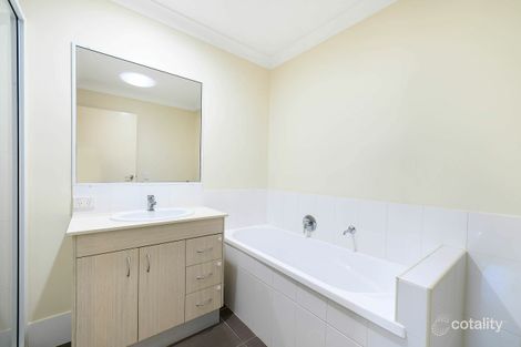 Property photo of 33 Whitehaven Drive Blacks Beach QLD 4740