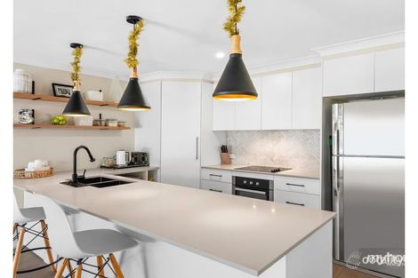 Property photo of 53 Sunset Drive Glenvale QLD 4350