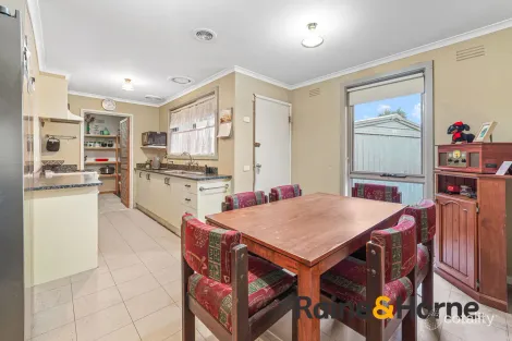 Property photo of 17 Fairbairn Road Cranbourne VIC 3977