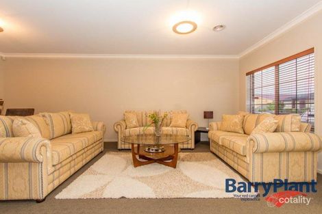 Property photo of 33 Norwegian Way Narre Warren South VIC 3805