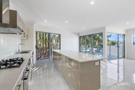 Property photo of 1/81 Riding Road Hawthorne QLD 4171