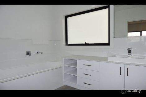 Property photo of 3/1 Newton Street Reservoir VIC 3073