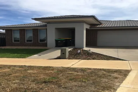 4 Shale Way, Cobblebank, VIC 3338