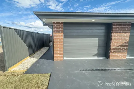 42 Wattle St, Kootingal, NSW 2352