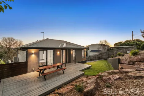 Property photo of 16 Cobden Crescent Lilydale VIC 3140