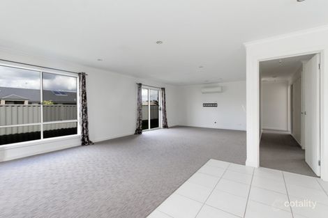 Property photo of 3 Speechley Court Sale VIC 3850