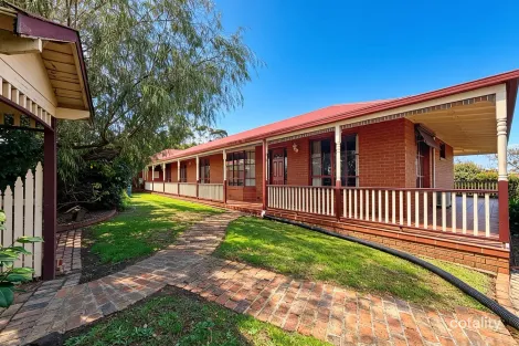 12 Chapel St, Nilma, VIC 3821
