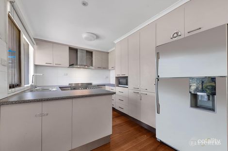 Property photo of 7 Ferneaux Place Melton West VIC 3337