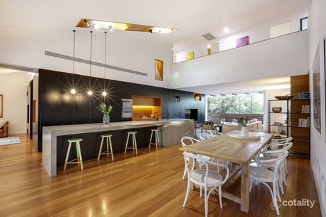 8 Brighton Pde, Southport, QLD 4215