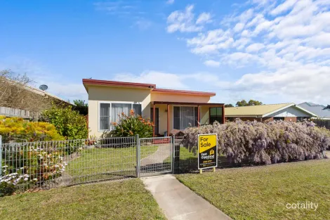 Property photo of 13 Mist Street Lakes Entrance VIC 3909