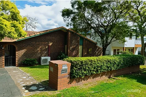 3a Pemberton St, Booval, QLD 4304