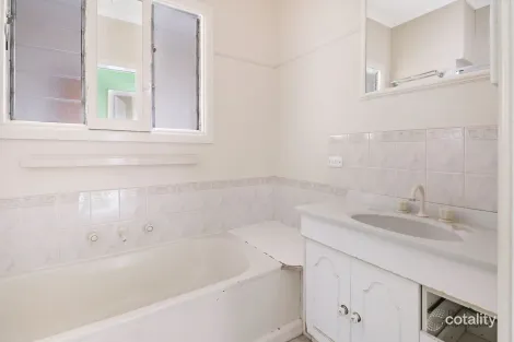 Property photo of 33 Wavell Street Horsham VIC 3400