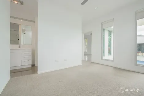 Property photo of 3 Sundowner Road Clinton QLD 4680