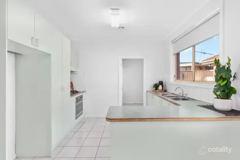 Property photo of 3/14 Chaumont Drive Avondale Heights VIC 3034