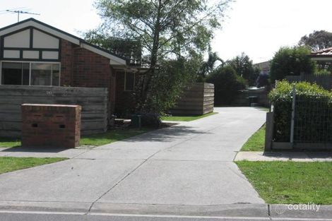Property photo of 2/20 Harmon Close Berwick VIC 3806