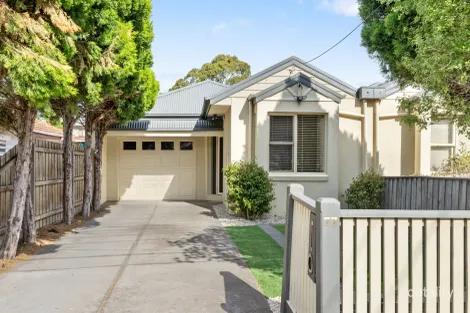77 Gordon St, Newport, VIC 3015