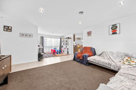 Property photo of 35 Solander Grove Tarneit VIC 3029