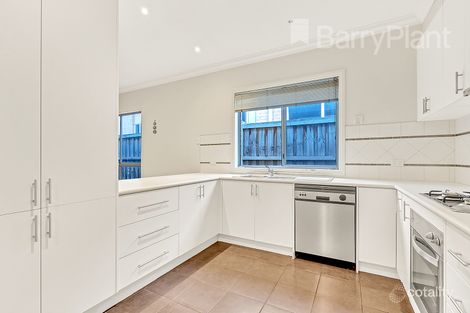 Property photo of 9 Marchmont Rise Craigieburn VIC 3064