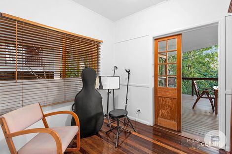 Property photo of 19 Crest Street Mount Gravatt East QLD 4122