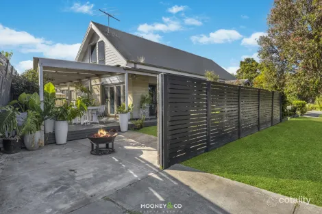 Property photo of 3 Portrush Terrace Cranbourne VIC 3977