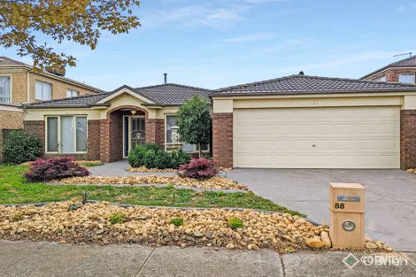 88 MOONDARRA DR, BERWICK, VIC 3806