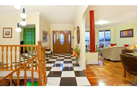 Property photo of 12 Georgette Crescent Endeavour Hills VIC 3802