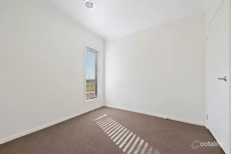Property photo of 10 Muswell Walk Wyndham Vale VIC 3024