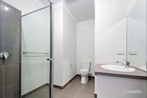 Property photo of 10 Muswell Walk Wyndham Vale VIC 3024
