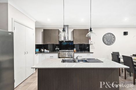 Property photo of 1 Paratea Lane Cranbourne North VIC 3977