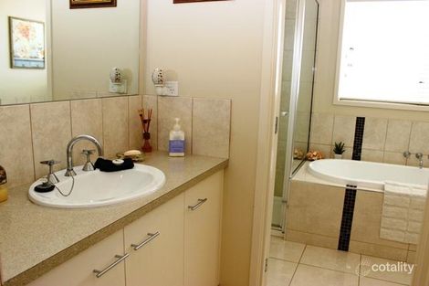 Property photo of 27 Armytage Avenue Dennington VIC 3280