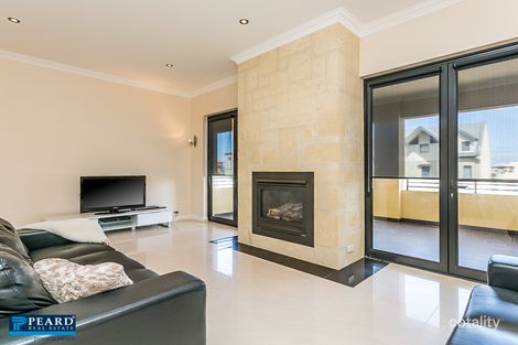 Property photo of 32 Toulon Circle Mindarie WA 6030