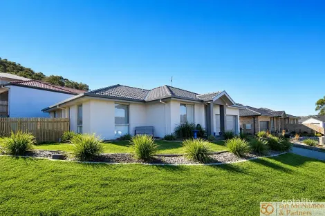 2/4 Urangarra Pl, Jerrabomberra, NSW 2619