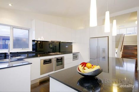Property photo of 1 Rudi Court Highton VIC 3216
