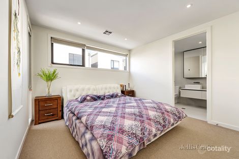 Property photo of 1 Ellsworth Crescent Camberwell VIC 3124