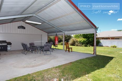 Property photo of 13 The Boulevarde Kooringal NSW 2650