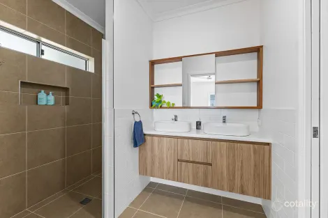Property photo of 45 Reserve Road Cranley QLD 4350