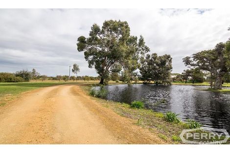 5 Sunshine Pl, Nambeelup, WA 6207