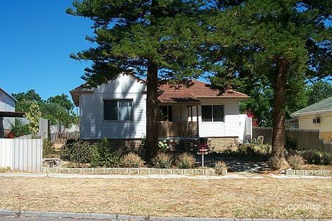 16 Ellis Ct, Medina, WA 6167